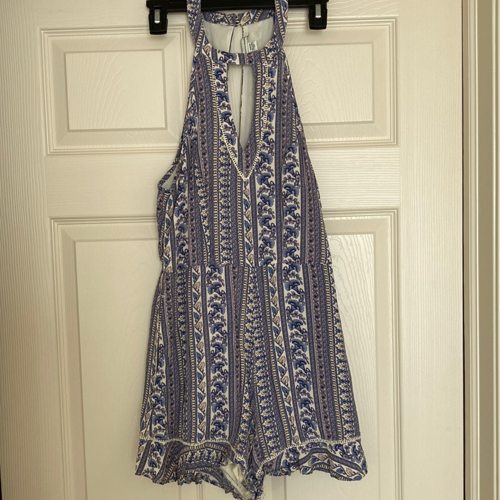 Super cute patterned romper!
